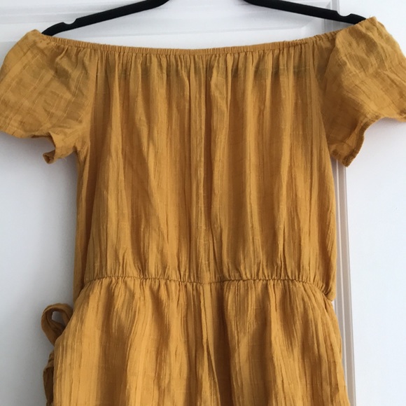 Mustard yellow mini romper! - Picture 3 of 3